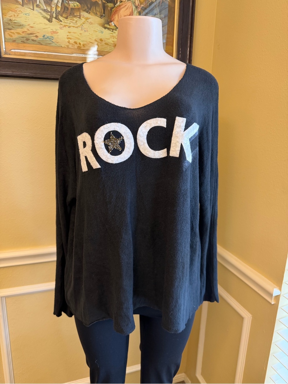Rock Graphic Long-Sleeve Women’s Top - Black